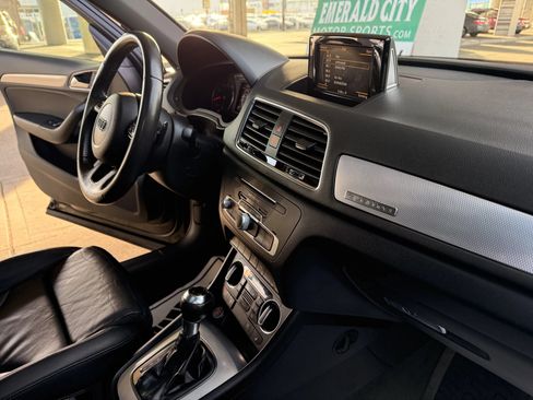 Used 2018 Audi Q3 2.0T Premium Plus w/ Premium Plus Package AWD/4WD image 23