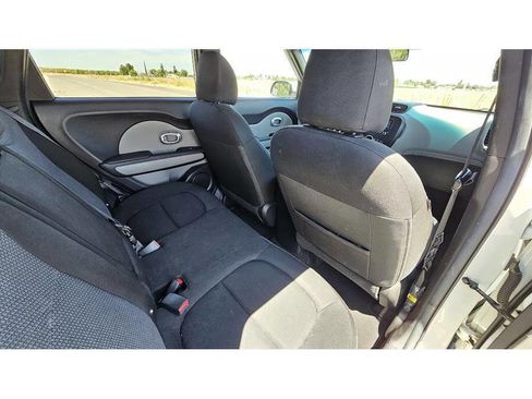 Used 2017 Kia Soul + image 21
