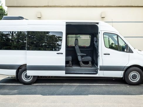 Used 2025 Mercedes-Benz Sprinter 2500 image 18