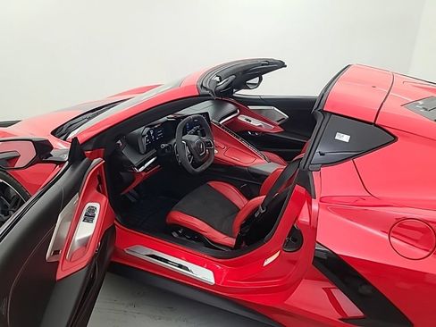 Used 2023 Chevrolet Corvette Stingray Premium Cpe w/ Z51 Performance Package RWD image 11