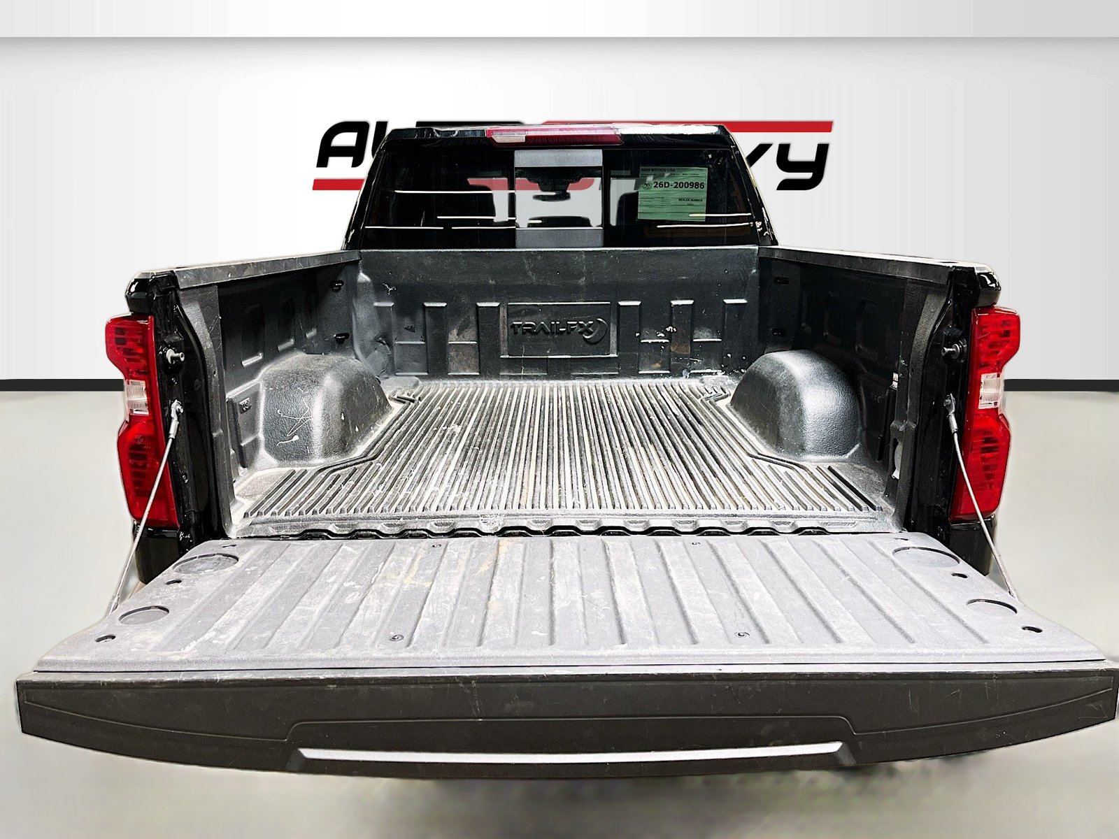 Used 2025 Chevrolet Silverado 1500 LT AWD/4WD image 26