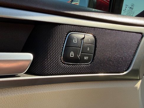 Used 2018 Ford Fusion Energi Platinum FWD image 22