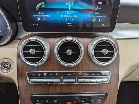 Used 2022 Mercedes-Benz GLC 300 4MATIC image 24