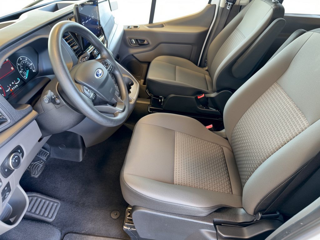 Used 2025 Ford Transit 350 XLT RWD image 5