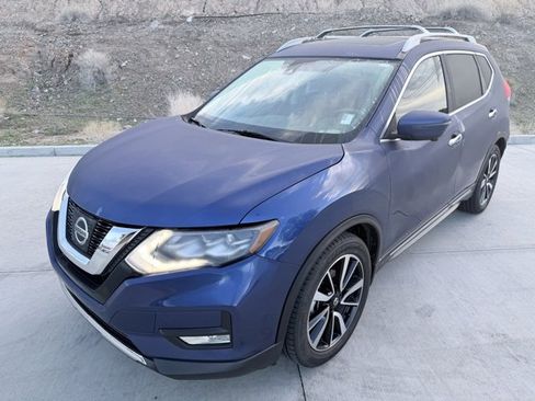 Used 2017 Nissan Rogue SL w/ SL Premium Package image 1
