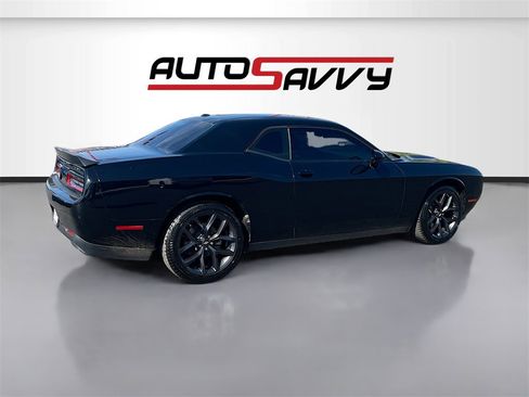 Used 2022 Dodge Challenger SXT w/ Blacktop Package image 7