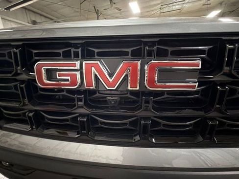New 2026 GMC Canyon Elevation w/ Convenience Package image 30