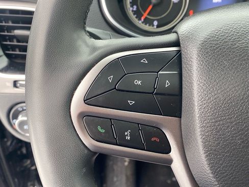 Used 2022 Jeep Cherokee Limited image 18