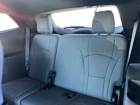 Used 2022 Buick Enclave Essence w/ Experience Buick Package image 12