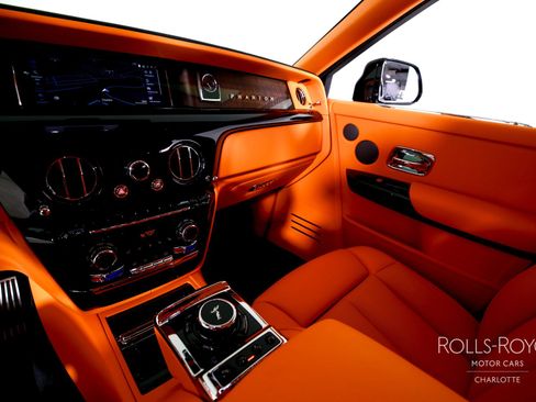 New 2026 Rolls-Royce Phantom Sedan image 16