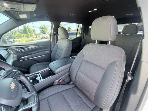 Used 2025 Chevrolet Traverse LT FWD image 22