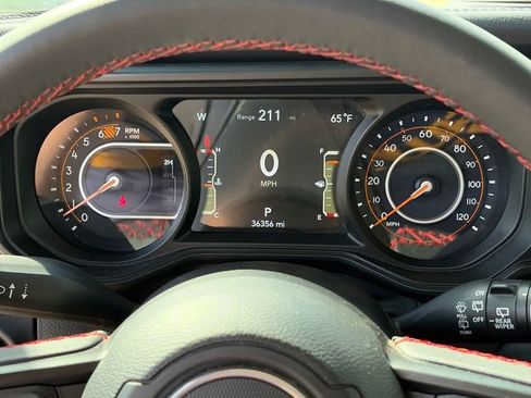 Used 2024 Jeep Wrangler Unlimited Rubicon image 25