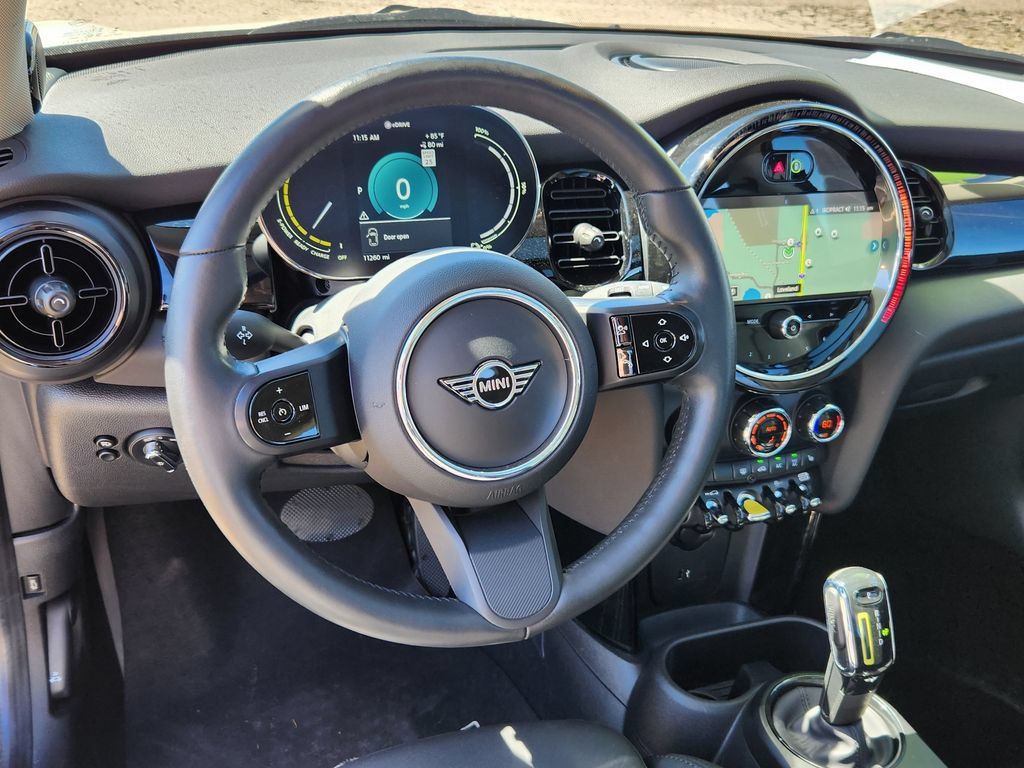 Used 2024 MINI Cooper SE FWD image 9