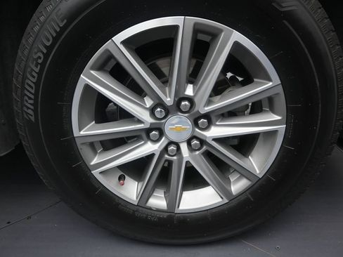 Used 2023 Chevrolet Traverse LS FWD image 10
