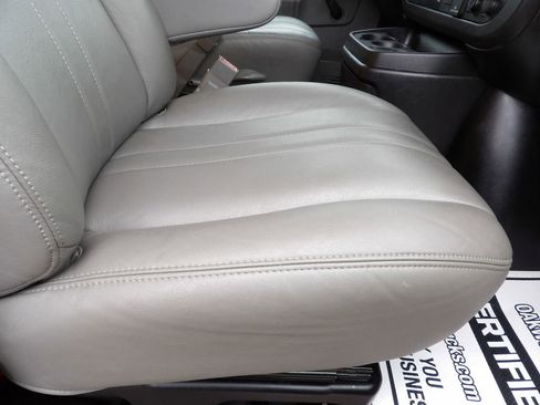 Used 2019 GMC Savana 3500 Extended w/ Driver Convenience Package image 26