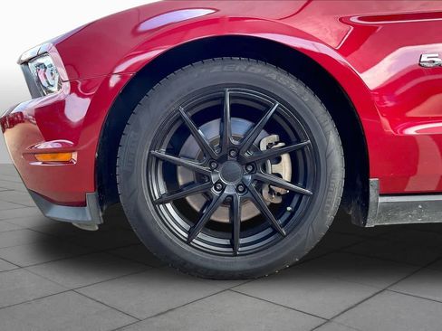 Used 2011 Ford Mustang GT Premium w/ Security Pkg RWD image 9