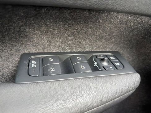 New 2026 Volvo XC40 B5 Ultra w/ Protection Package Premier image 20