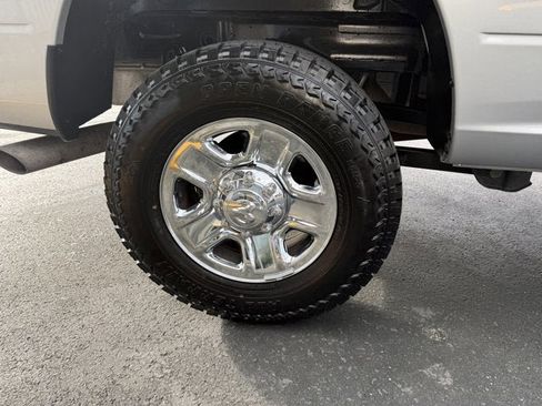 Used 2018 RAM 2500 Tradesman w/ Chrome Appearance Group image 5