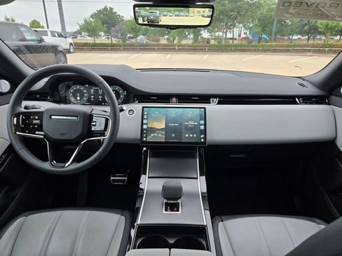 Certified 2026 Land Rover Range Rover Evoque Dynamic SE AWD/4WD image 18