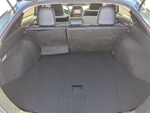 Used 2022 Toyota Prius XLE image 11