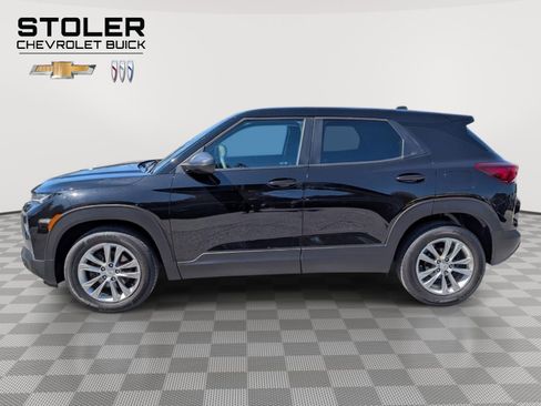 Used 2022 Chevrolet TrailBlazer LS FWD image 2