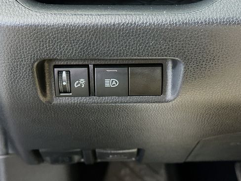 Used 2020 Toyota RAV4 LE image 17