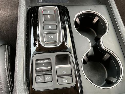 Used 2023 Honda Pilot Touring image 34