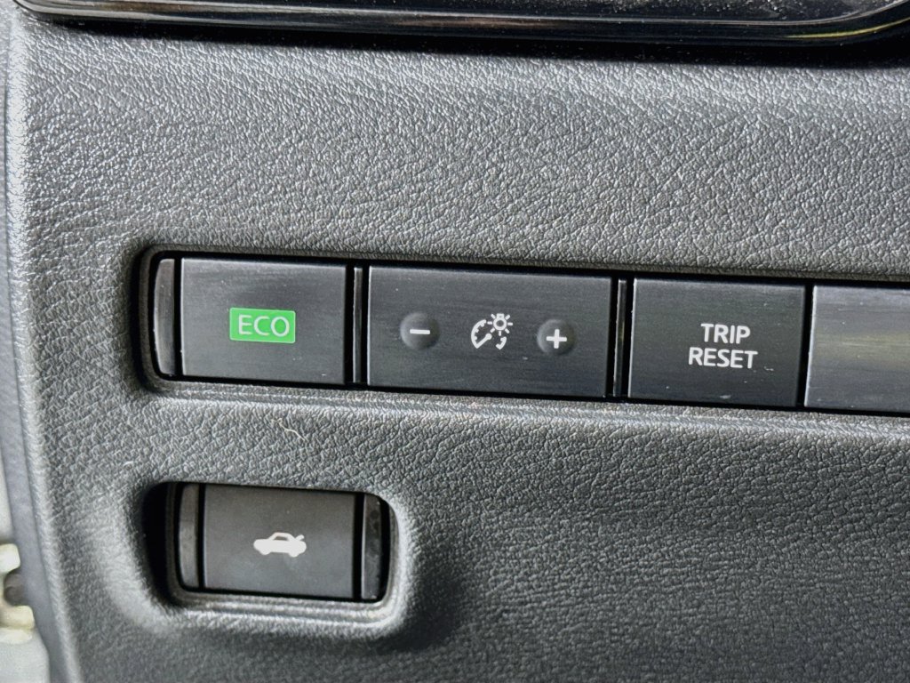 Used 2025 Nissan Sentra SV FWD image 14
