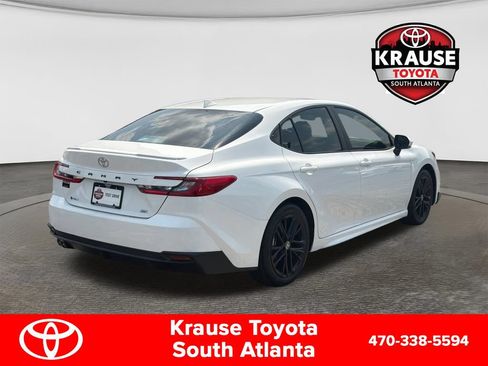 New 2026 Toyota Camry Hybrid FWD image 8
