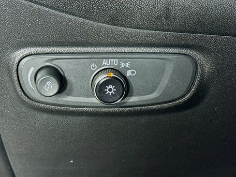 Used 2023 Chevrolet Equinox RS AWD/4WD image 11