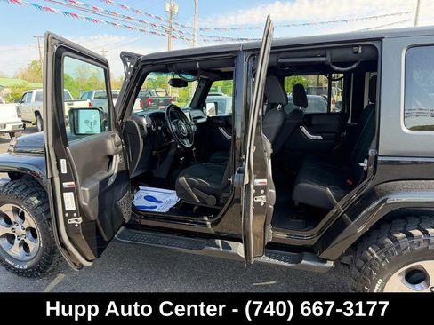 Used 2016 Jeep Wrangler Unlimited Sahara w/ Connectivity Group AWD/4WD image 7