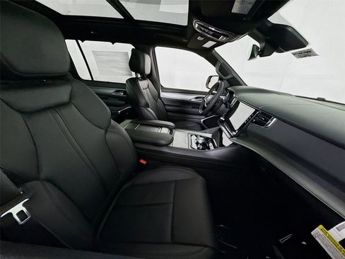 New 2026 Jeep Grand Wagoneer Limited AWD/4WD image 25