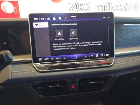 Certified 2025 Volkswagen Tiguan SE image 18