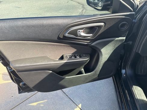 Used 2016 Chrysler 200 Limited w/ Anniversary Edition FWD image 21