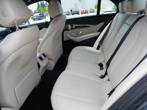 Used 2019 Mercedes-Benz E 300 image 18