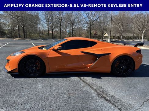 Used 2024 Chevrolet Corvette Z06 w/ Z07 Performance Package image 8
