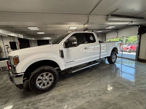 Used 2019 Ford F250 XLT w/ XLT Premium Package AWD/4WD image 5