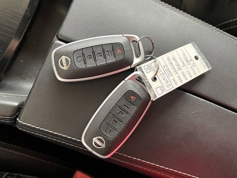 Used 2023 Nissan Rogue SL w/ SL Premium Package image 15