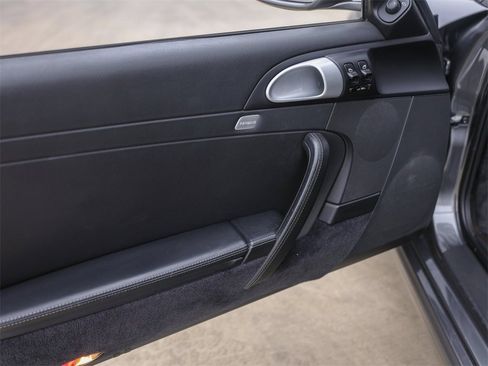 Used 2010 Porsche 911 Cabriolet image 30