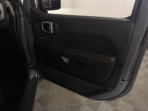 Used 2025 Jeep Wrangler Unlimited Sahara w/ Safety Group AWD/4WD image 34