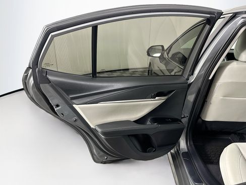 Used 2025 Toyota Camry XLE image 25