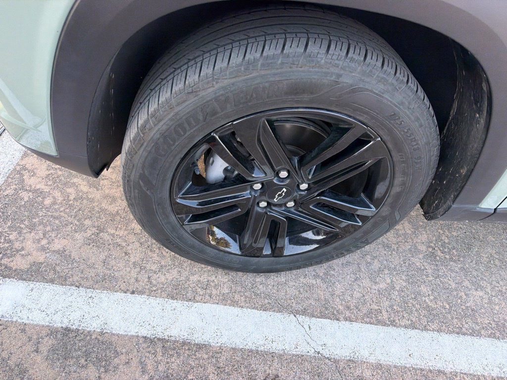 Used 2024 Chevrolet Trax ACTIV w/ Sunroof Package FWD image 7