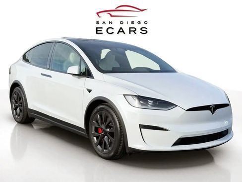 Used 2023 Tesla Model X Plaid image 3