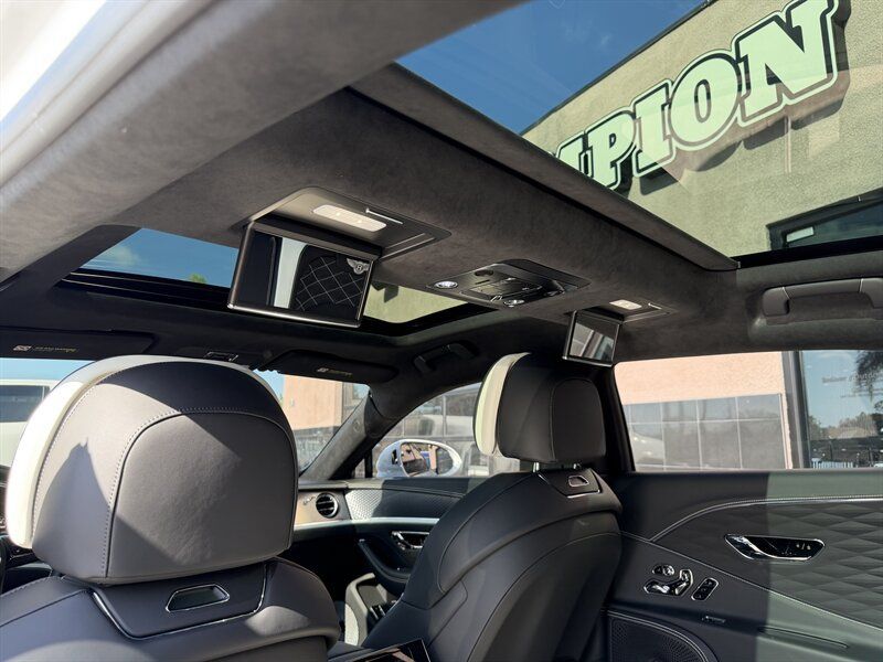 Used 2024 Bentley Flying Spur W12 AWD/4WD image 22