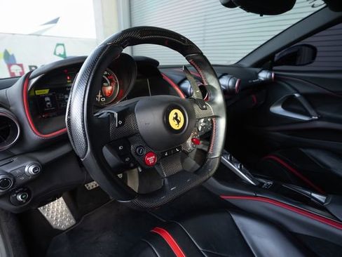 Used 2018 Ferrari 812 Superfast image 26