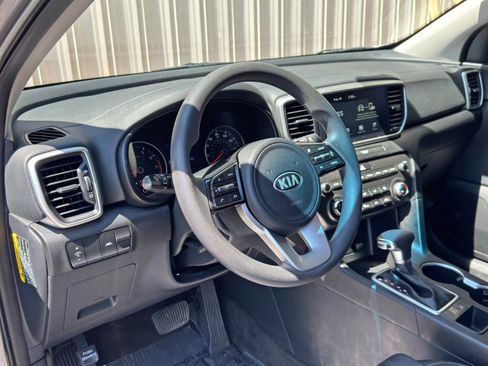 Used 2022 Kia Sportage LX FWD image 12