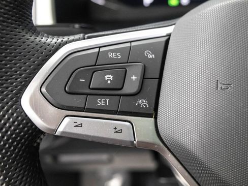 Used 2022 Volkswagen Atlas Cross Sport SEL R-Line image 15