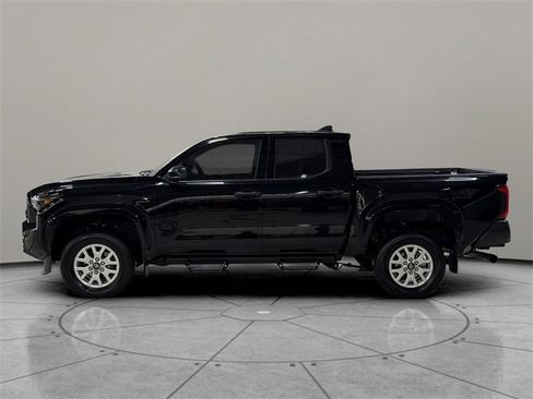 Used 2024 Toyota Tacoma SR image 3