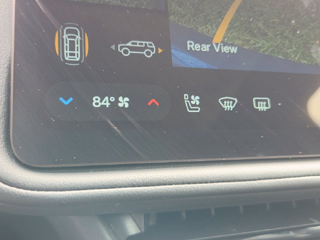 Used 2025 Rivian R1S Adventure Dual AWD/4WD image 34