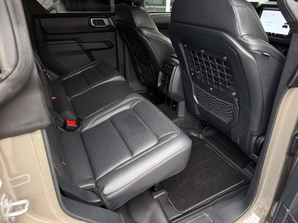 Used 2025 Ford Bronco Badlands AWD/4WD image 40